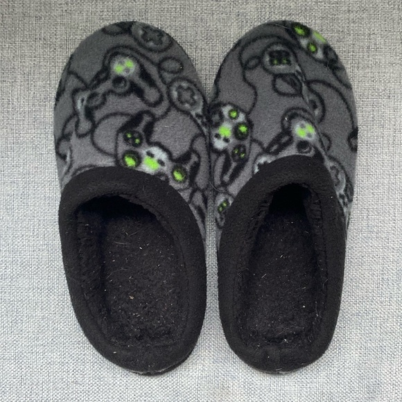 Cuddl Duds Other - Boys Video Game Slippers